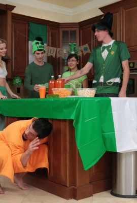 (網搜大尺度系列)Riley Star – Pounded On St Pattys 2(100P)