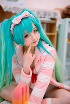 初音未來 睡衣ver @灣灣不彎 (9P)