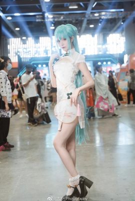 初音未來 韶華 @小娜比Nabby (攝影：@大夫_Photography) (螢火蟲動漫遊戲嘉年華) (8P)