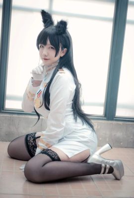 [Cosplay] Aban is very happy today 阿半今天很開心 — Atago [Azur Lane] （2022 年 5 月 3 日）