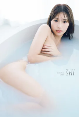 Yamashita Emily的第一張照片集“ Shy”（115p）